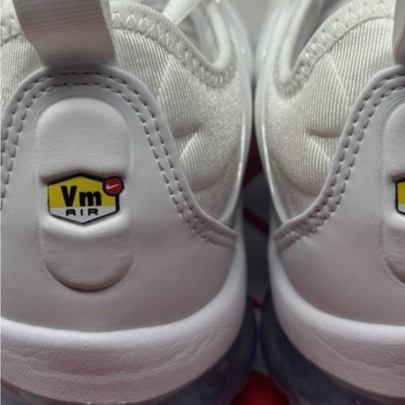 Nike White silver VaporMax fq8895-100 new can ship with box not original - Picture 2 of 3